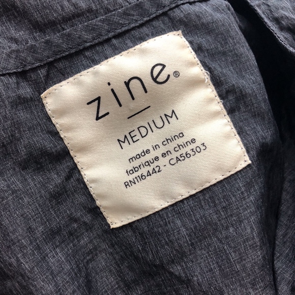 Zine Packable Hooded Windbreaker - Picture 6 of 8